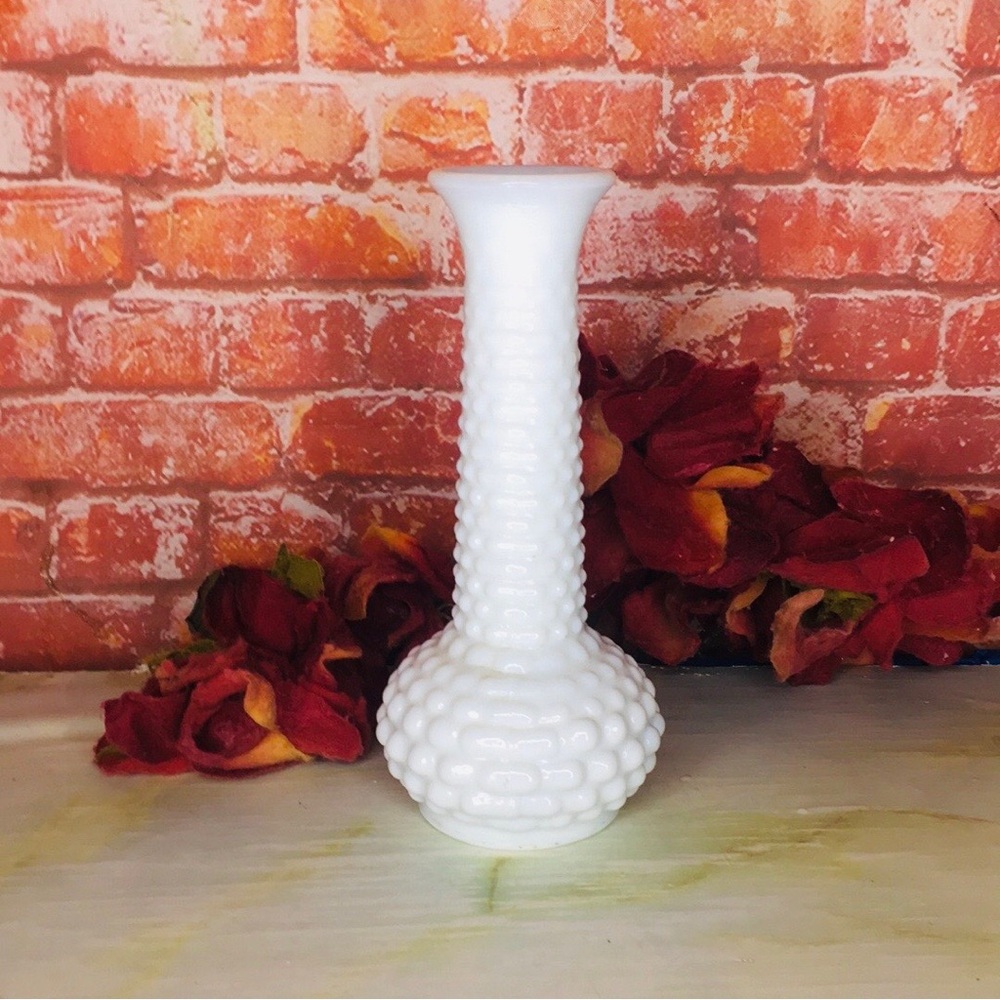 Vintage MCM
E.O. Brody Co. White Milk Glass Hobnail Bud Vase